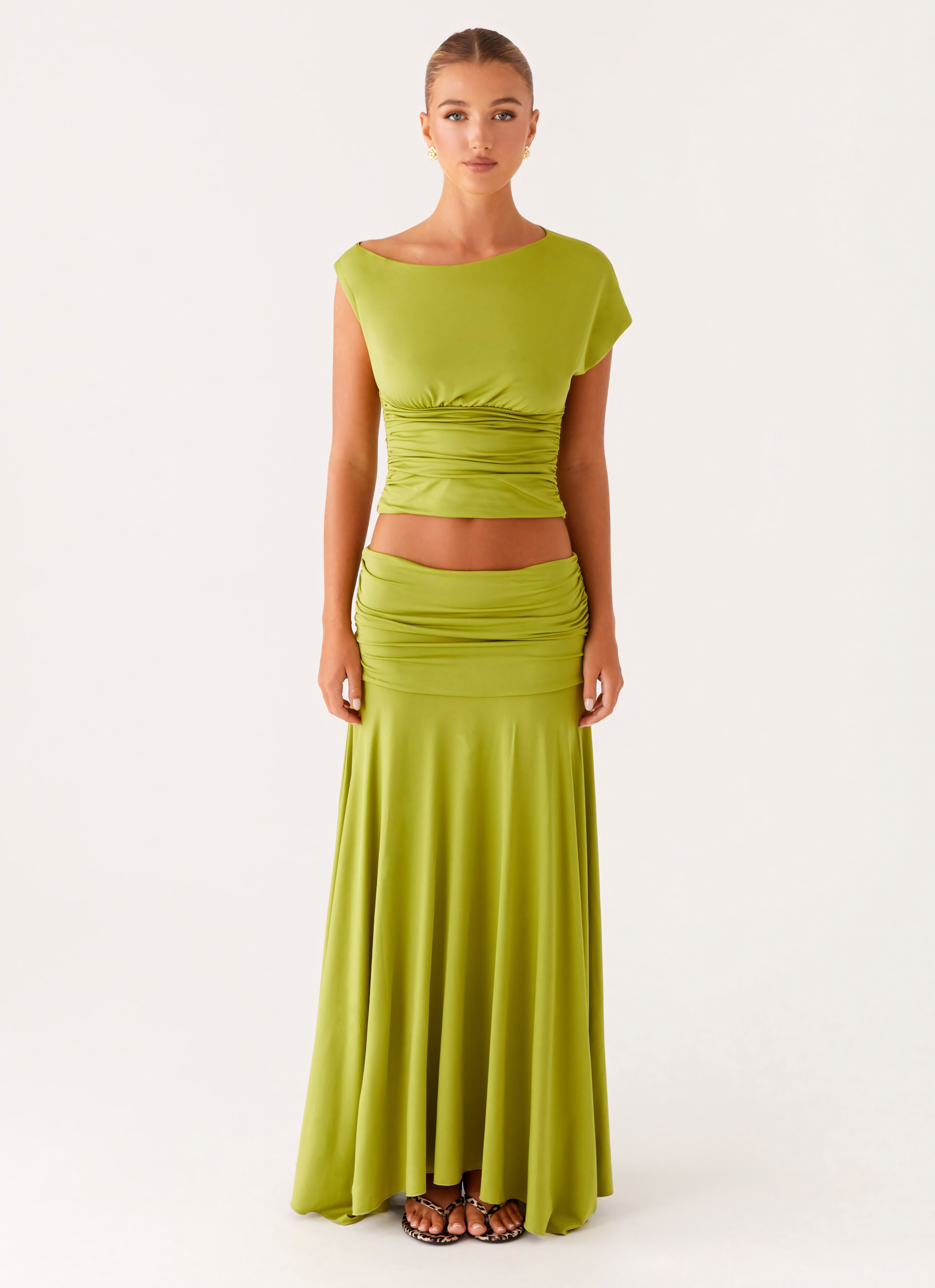 Seraphina – Conjunto Longo em Cetim Franzido