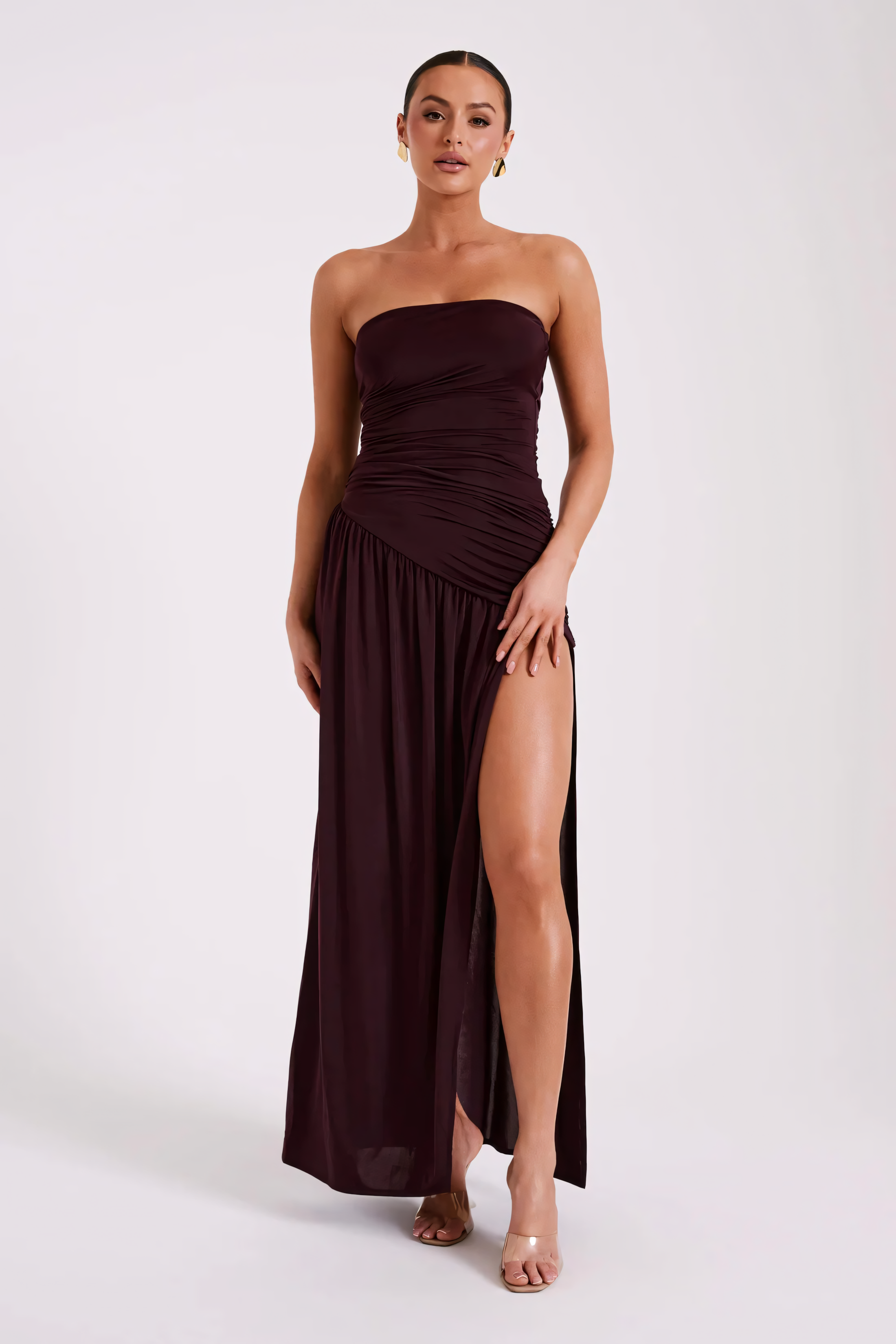 Selvara – Vestido marrom com pregas